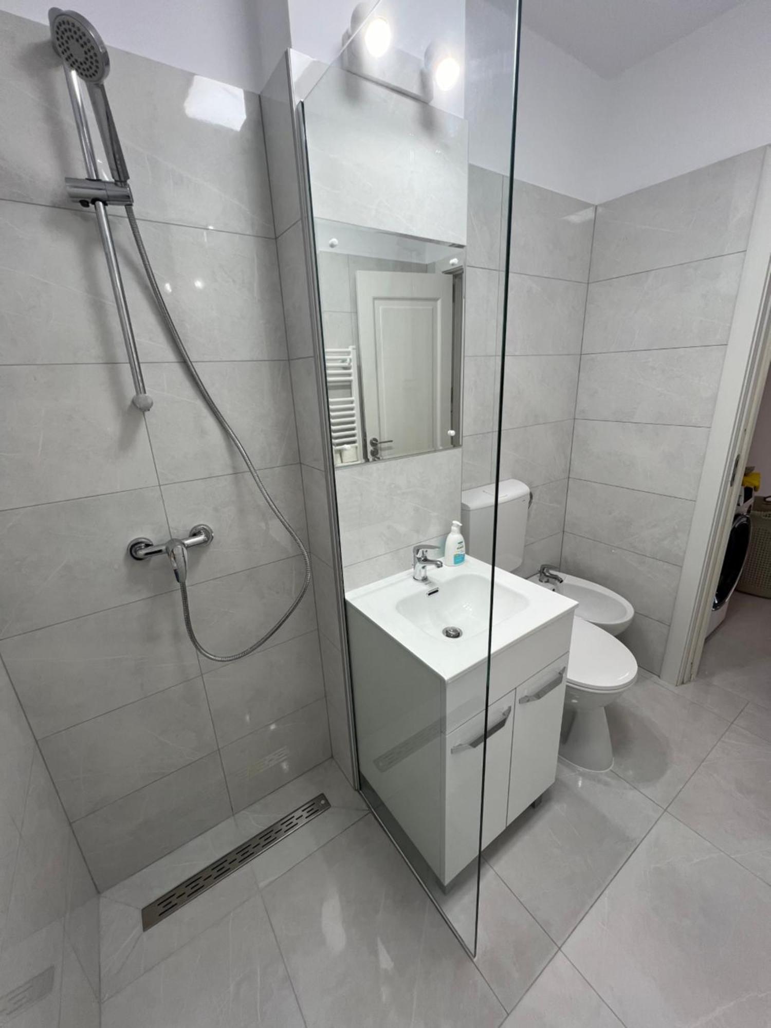 Apartamento Apartament Centru Râmnicu Vâlcea Exterior foto